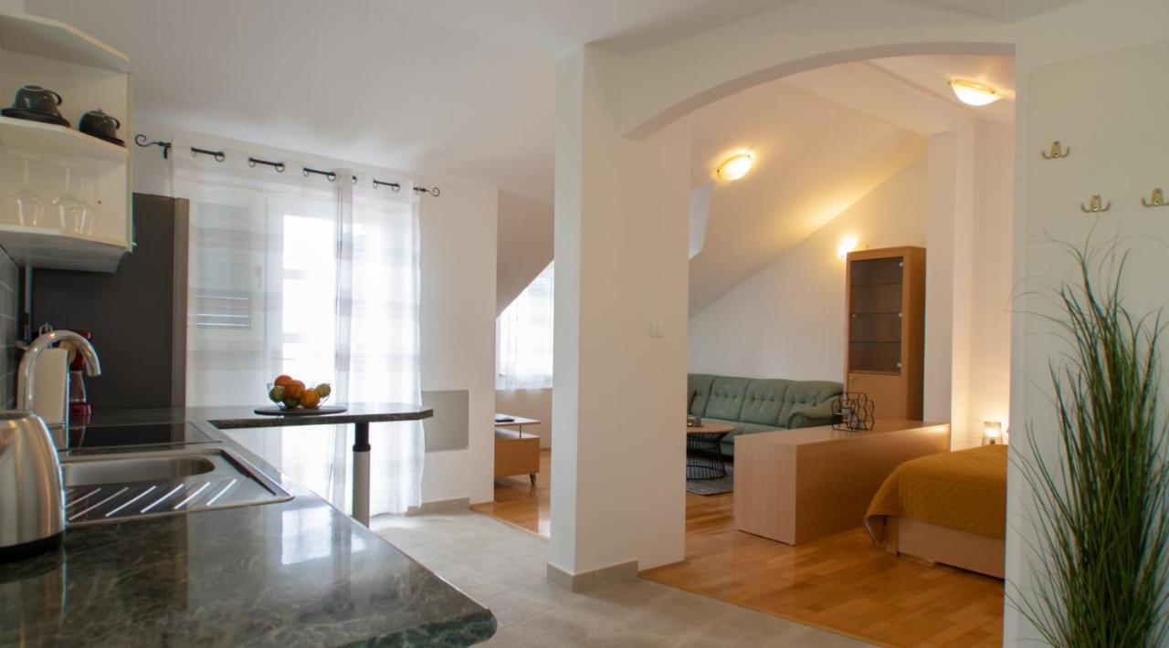 Mozart Apartments Baska Voda Luaran gambar