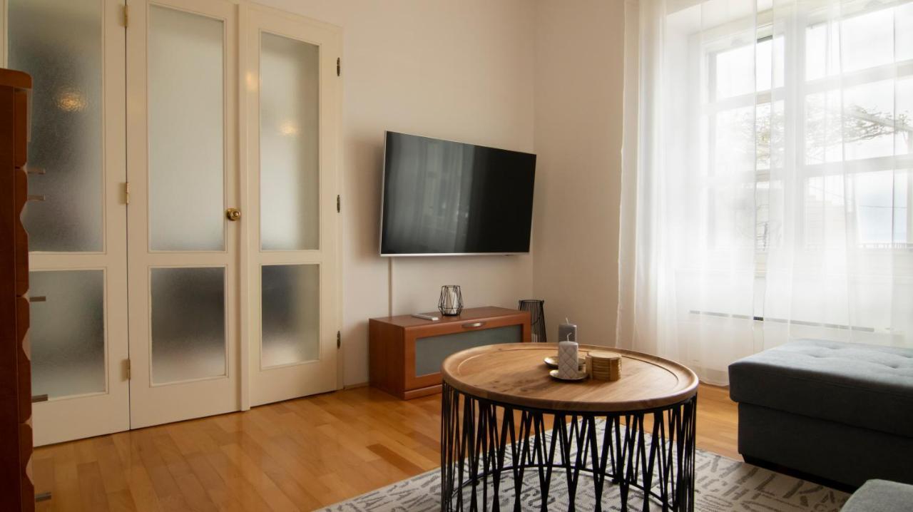 Mozart Apartments Baska Voda Luaran gambar