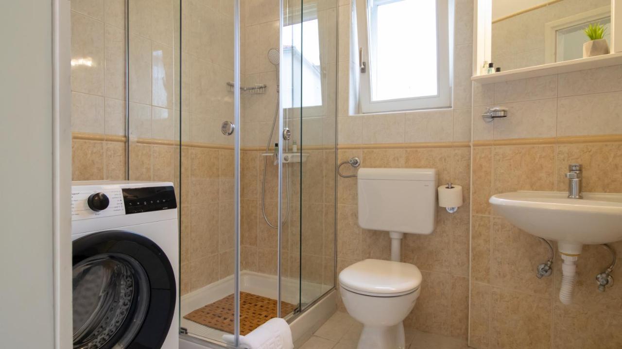 Mozart Apartments Baska Voda Luaran gambar