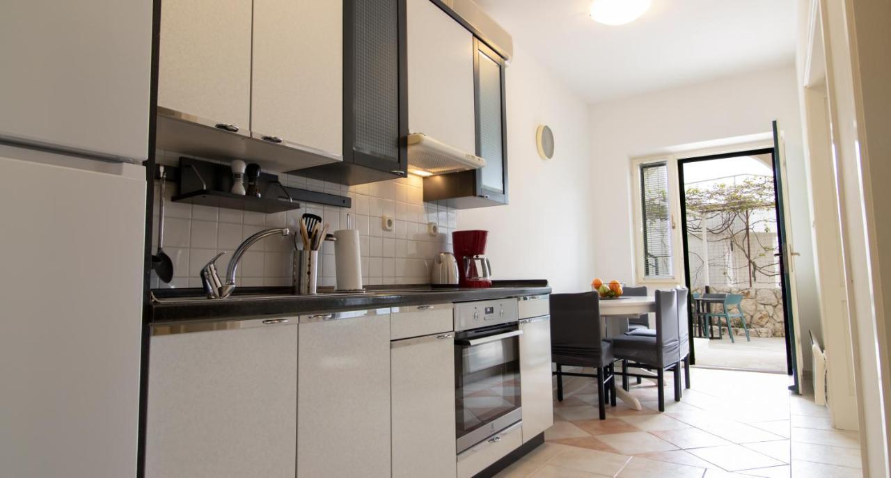 Mozart Apartments Baska Voda Luaran gambar