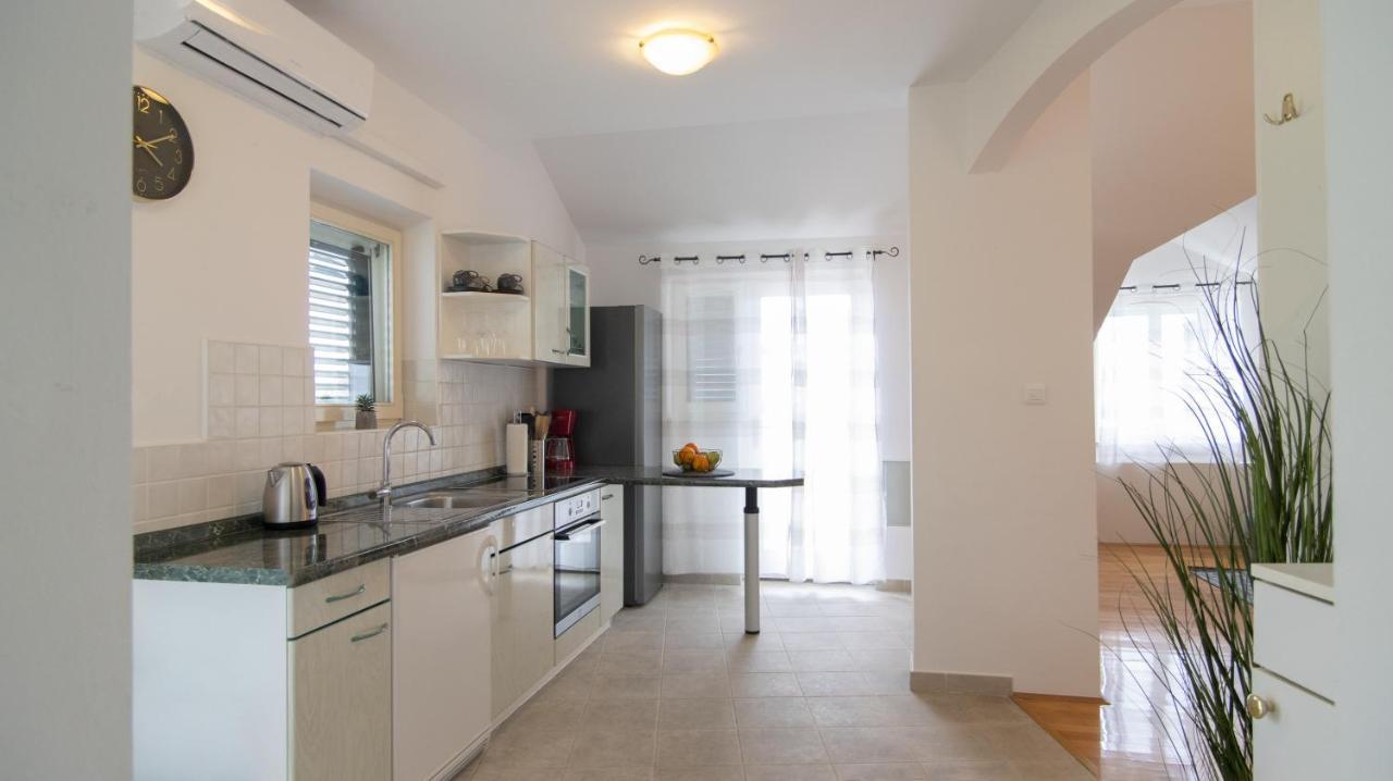 Mozart Apartments Baska Voda Luaran gambar