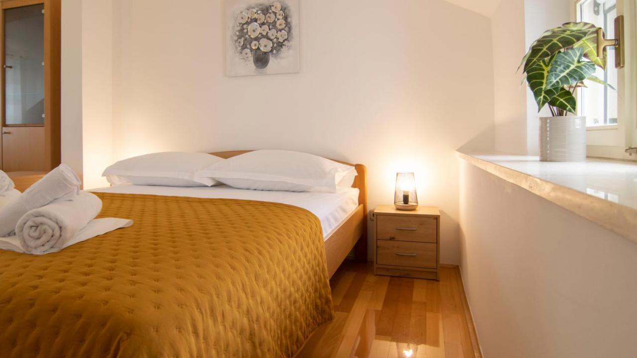Mozart Apartments Baska Voda Luaran gambar