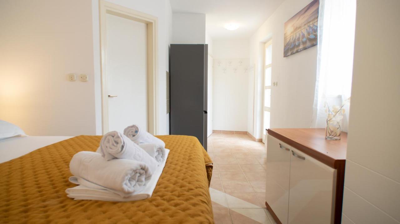 Mozart Apartments Baska Voda Luaran gambar